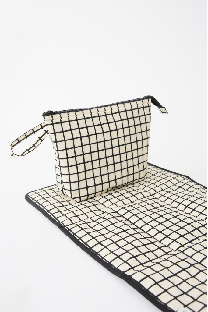 Quick Change Kit Bag: Black Grid