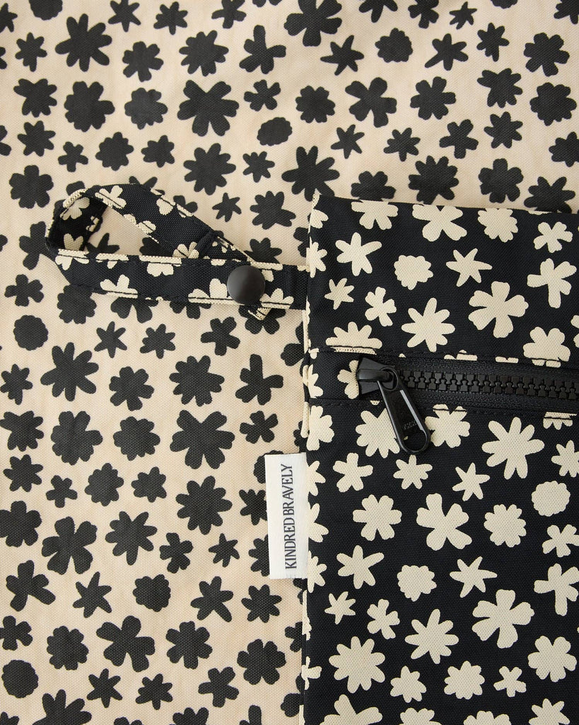 Chamomile Cream & Black Wet/Dry Bag (2 sizes sold separately)